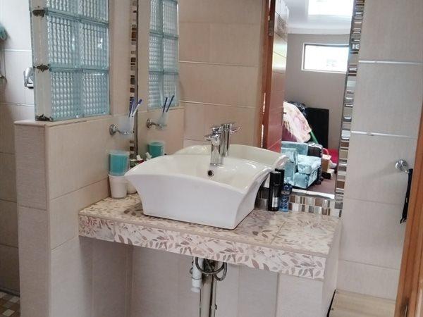 4 Bedroom Property for Sale in Gonubie Eastern Cape